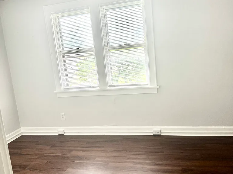 554 Woodbury Ave #2 — Photo 3