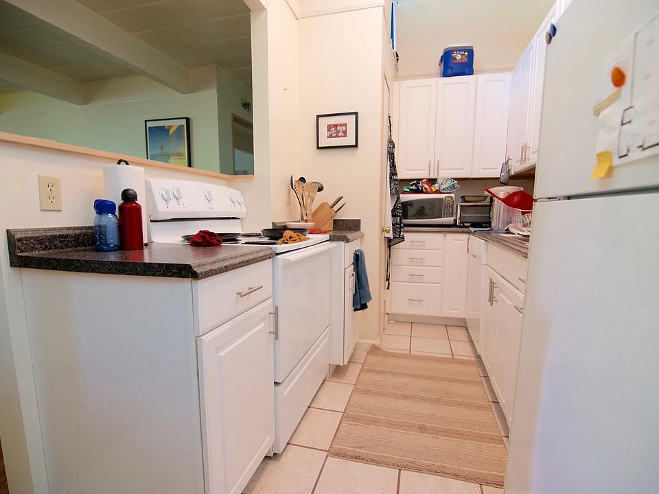 1st image of 712 Sutter Ave