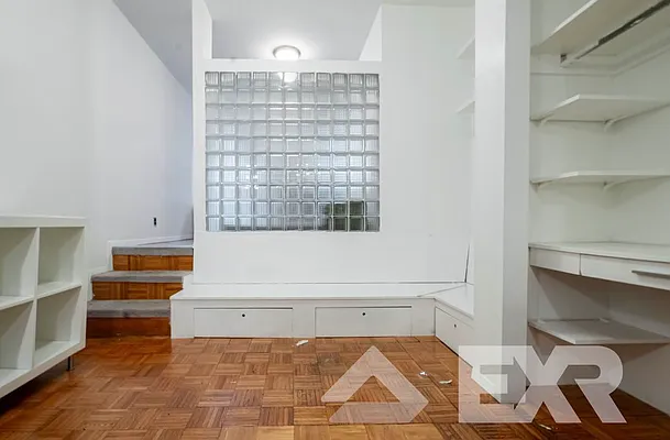 Rented by EXR | media 4