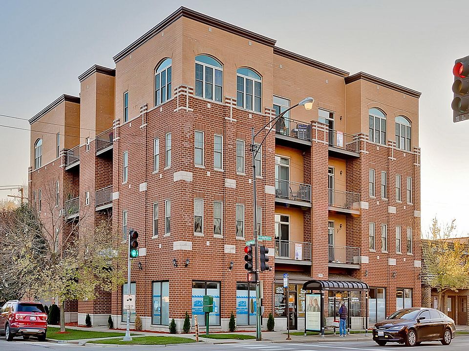 1st image of 3954 N Oriole Ave APT 304