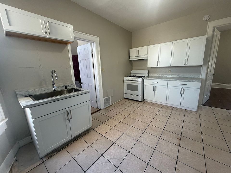 1st image of 3911 W Vliet St #3913