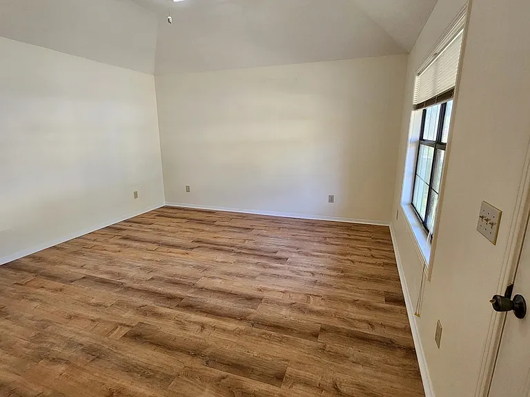 137 Green Hollow Cir — Photo 12