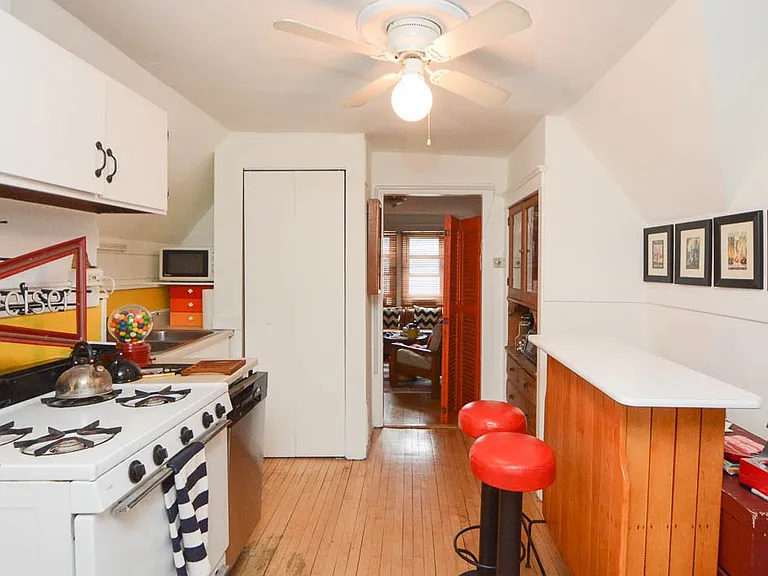 1721 W Nelson St #3 — Photo 3