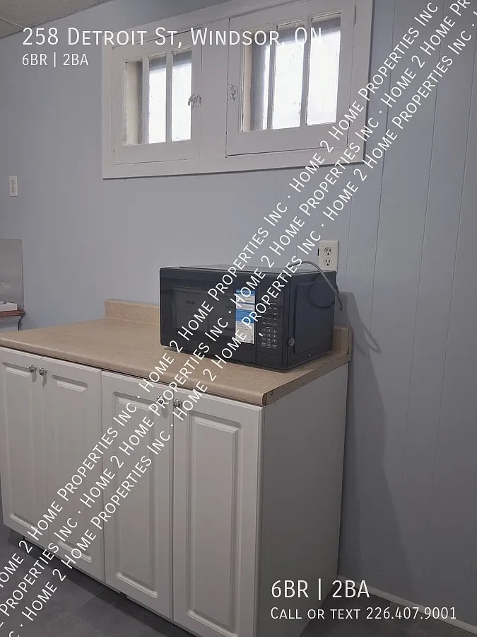 6 Beds 2 Bath — Photo 4