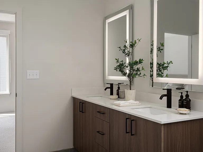 Orris Townhomes — Photo 8