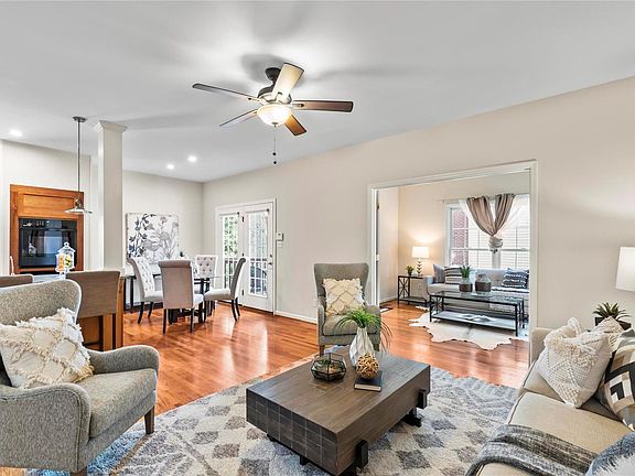 2nd image of 2035 Forest Ave
