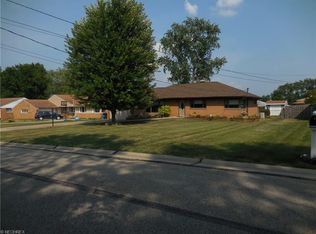 5881 Graydon Dr, Seven Hills, OH 44131