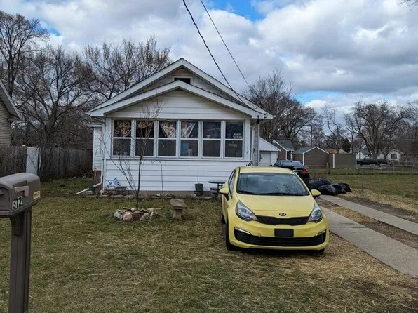 312 Kennon Rd, Rockford, IL 61109