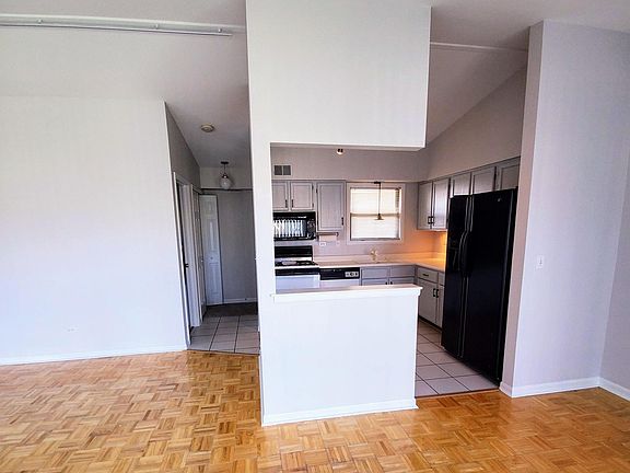 4th image of 5815 Wilshire Ct