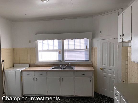 3rd image of 210 King St