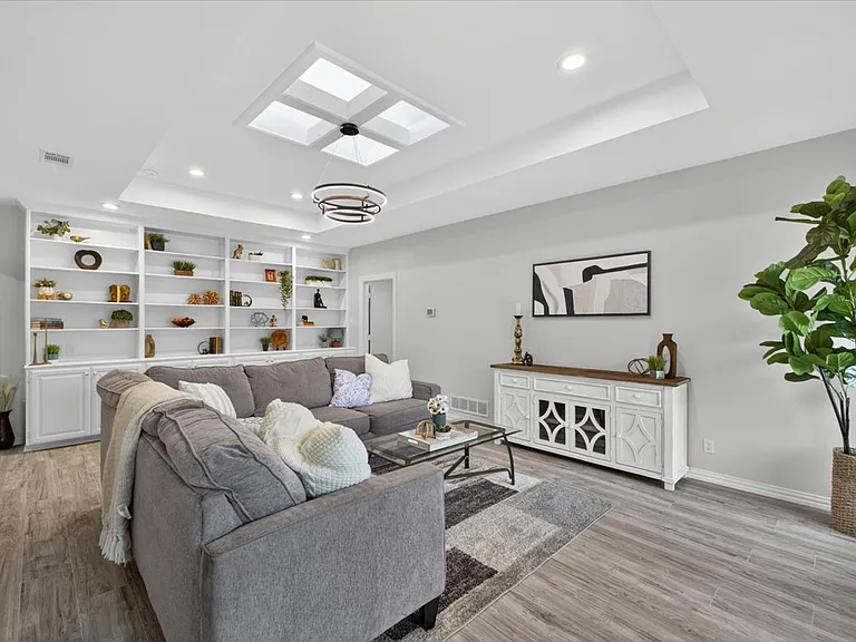 3330 Sharpview Ln — Photo 31
