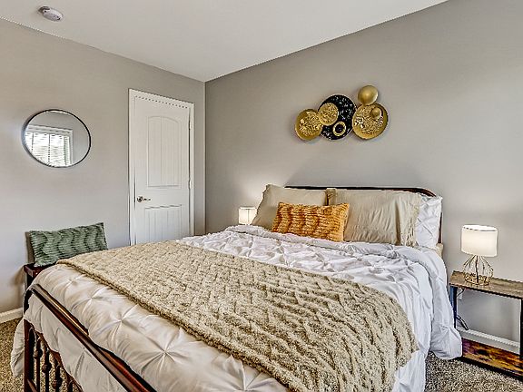 3rd image of 125 Acapella Ave