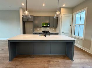 982 Bibbs Cir, Atlanta, GA 30318