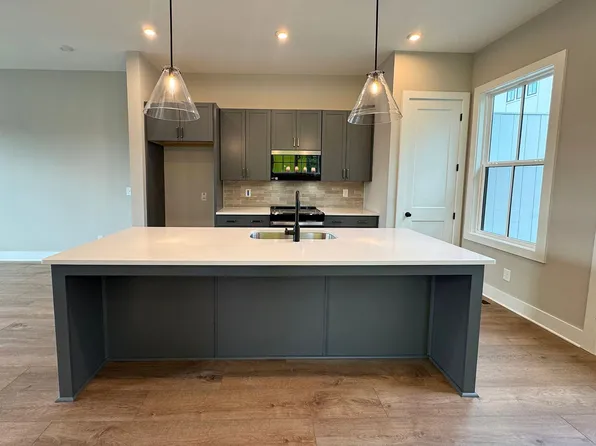 982 Bibbs Cir, Atlanta, GA 30318