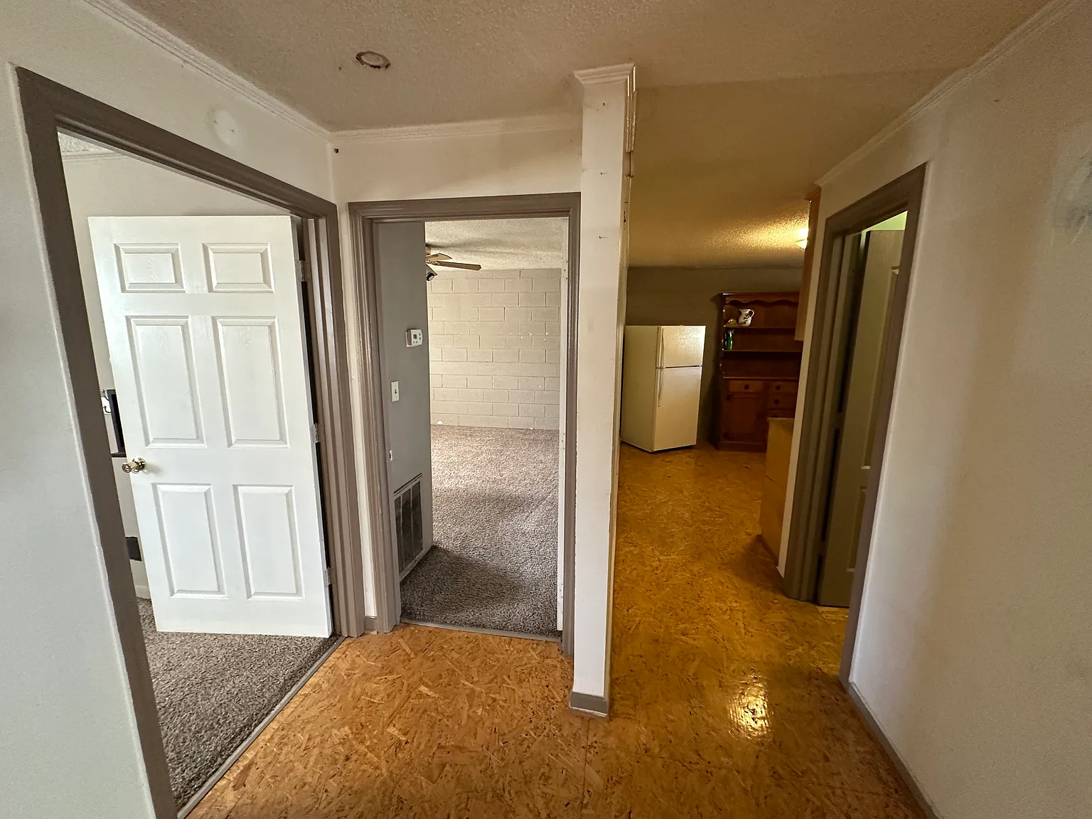 2 bed, $1,100 — Photo 2