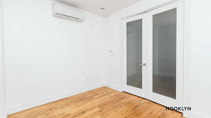 Rented by Nooklyn NYC LLC | media 30