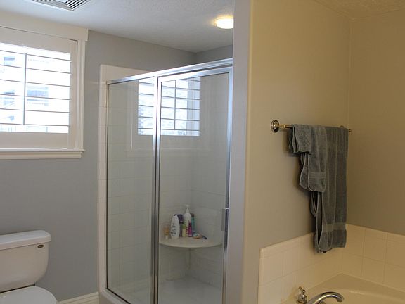 4th image of 3075 E Kennedy Dr APT 317