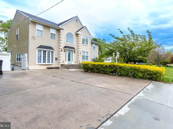 15 Delaware Ave, Berlin, NJ 08009