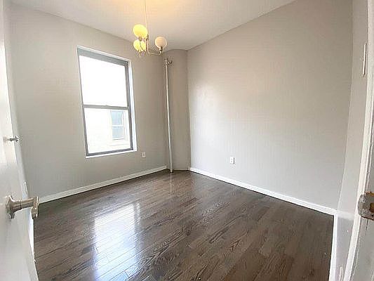 4th image of 90 Wadsworth Ave APT 5E