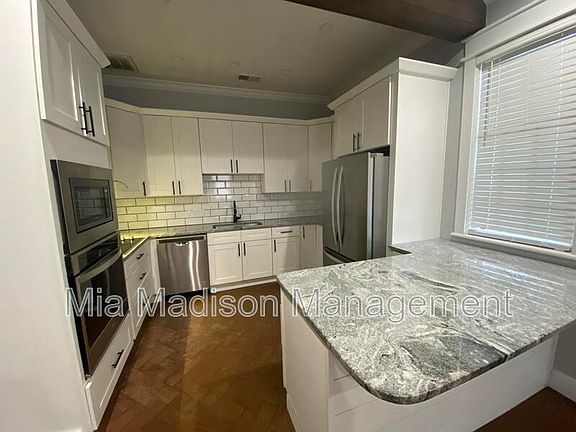 4th image of 510 E Congress Ln