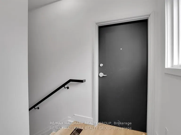 109 Russell Ave #4 — Photo 2