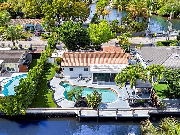 3rd image of 530 SW 11th Avenue