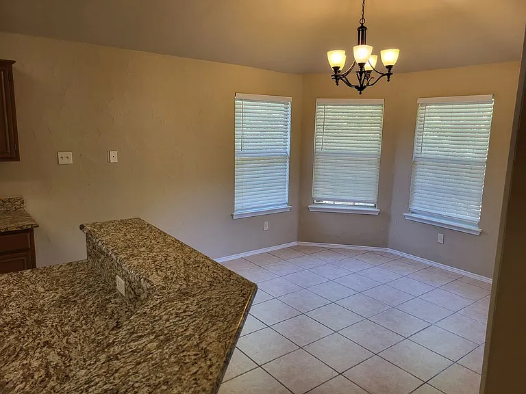 3519 Daisy Ln — Photo 7