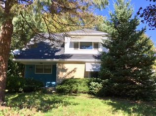 10534 W Parnell Ave, Hales Corners, WI 53130