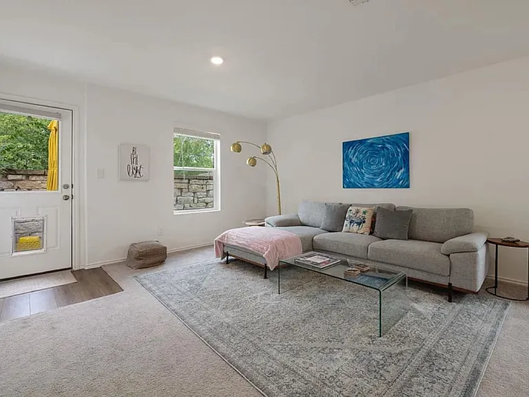 68 Trinity Cir — Photo 2
