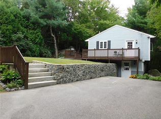 6 Jackson School House Rd, Glocester, RI 02814