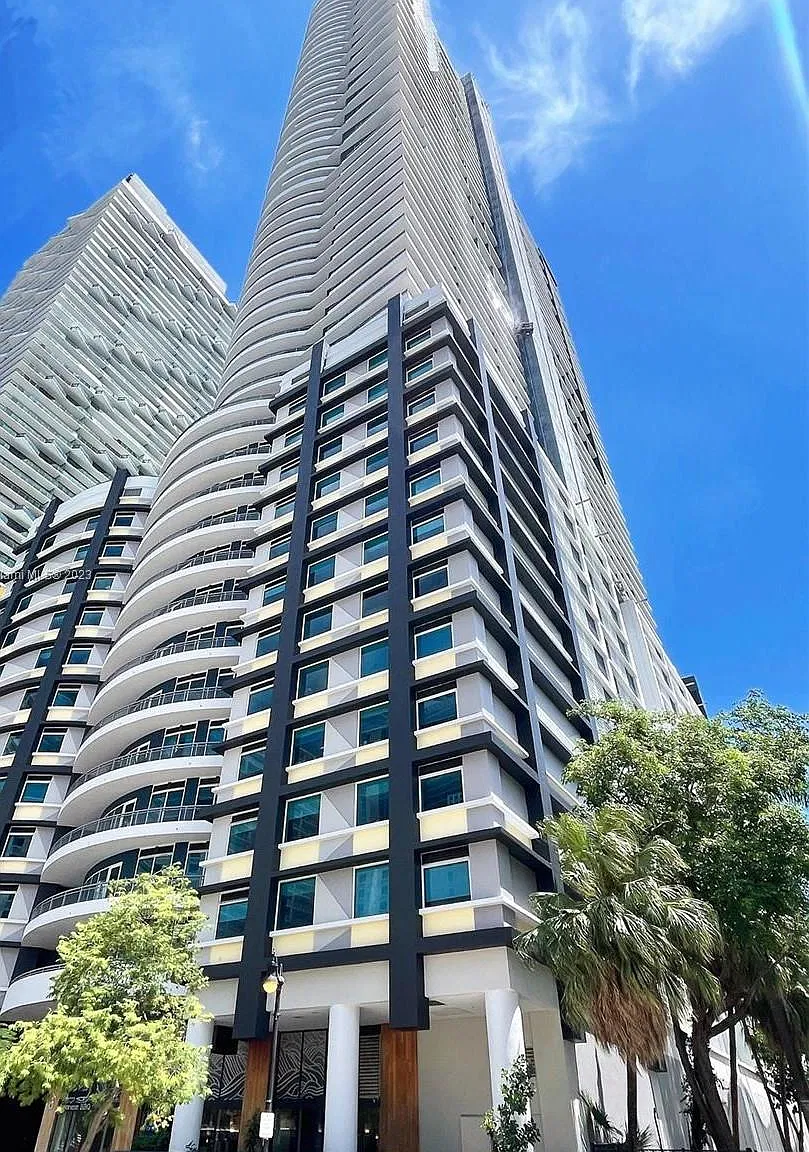 2 bed, 1197 sqft, $4,100 — Photo 1