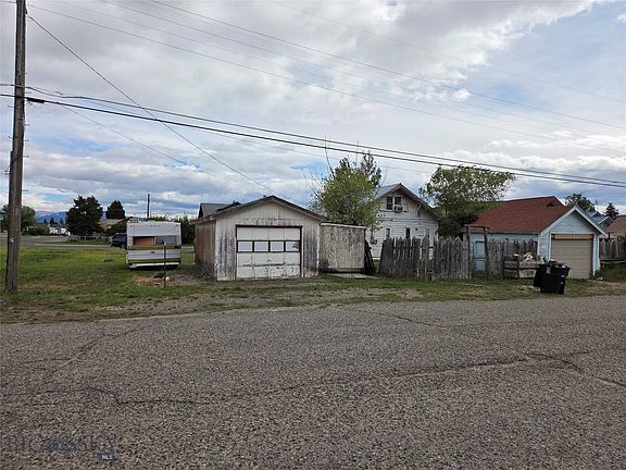 4th image of 2421 Locust St