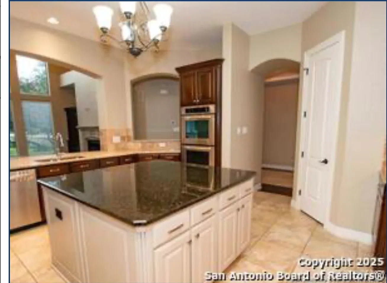 5 bed, 4300 sqft, $5,400 — Photo 4