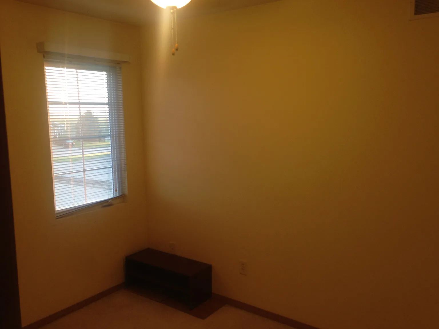 3 bed, 1.5 bath, 1800 sqft, $1,475 — Photo 3