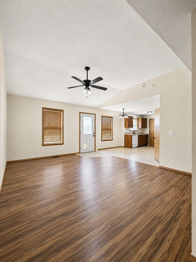 3 Bedroom | 2 Bath | 2 Car Garage | Nixa Schools | Pets Welcomed | HUGE Backyard! — Photo 3