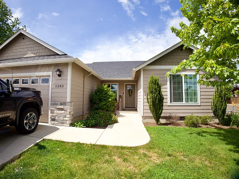 1283 Hazelnut Ct — Photo 25