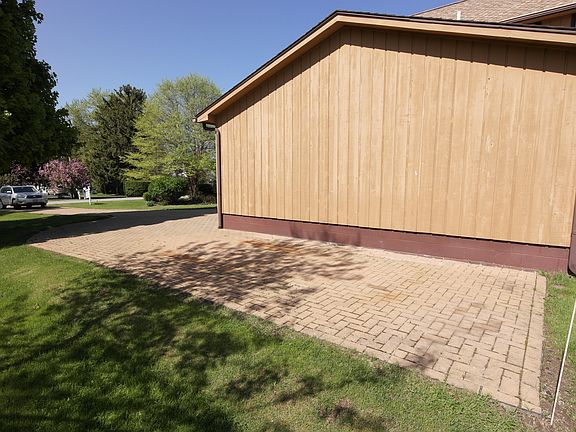 4th image of 704 Ontario Dr