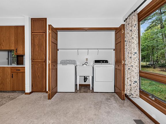 5th image of 8721 Lorann Dr