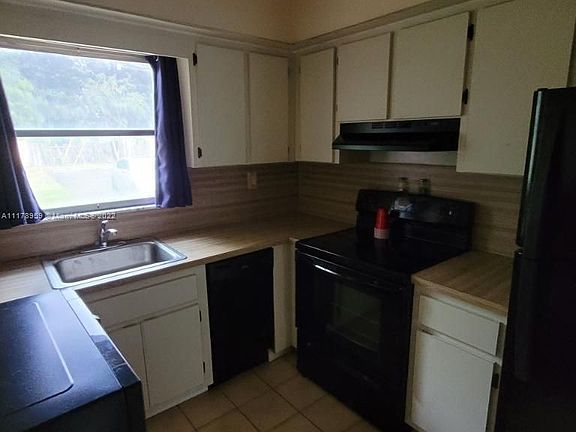 4th image of 6141 SW 42nd Ct Unit 6141