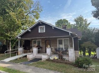 703 S Main St, Morganton, NC 28655