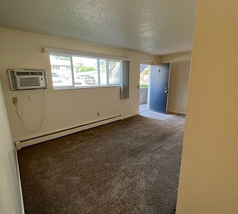 4th image of 501 Charlotte St APT 4