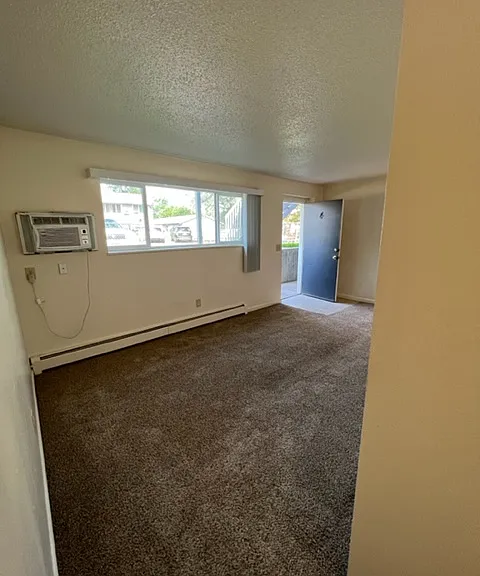 501 Charlotte St #4 — Photo 4