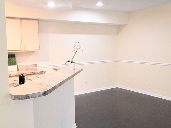 3rd image of 712 Crest Pines Dr APT 323
