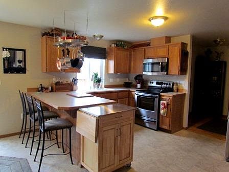 5th image of 630 Iron Street West