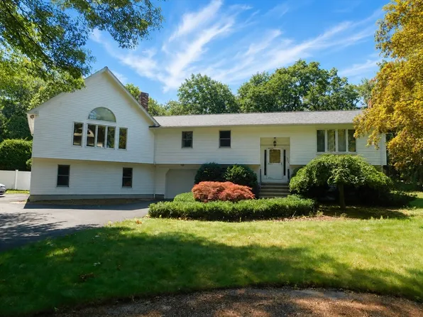 621 Marshall St, Holliston, MA 01746