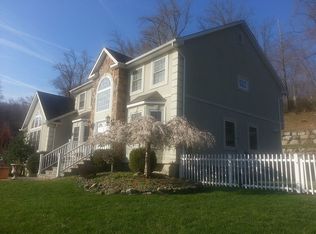 24 Osborn St, Stony Pt, NY 10980