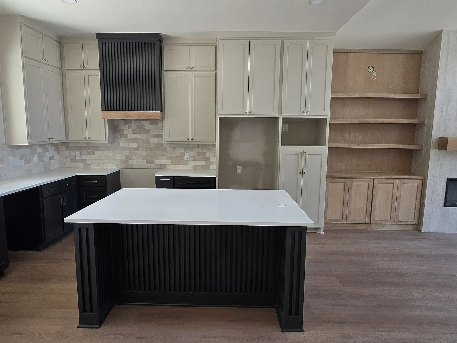2 bed, 1062 sqft, $2,450 — Photo 3