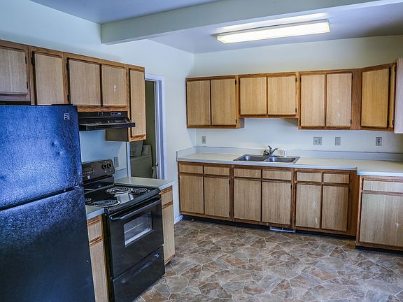 5th image of 130 S 8th St Unit B