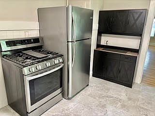 4th image of 83 Woburn St #83