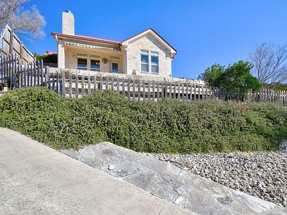 2nd image of 421 Alvin Dr S